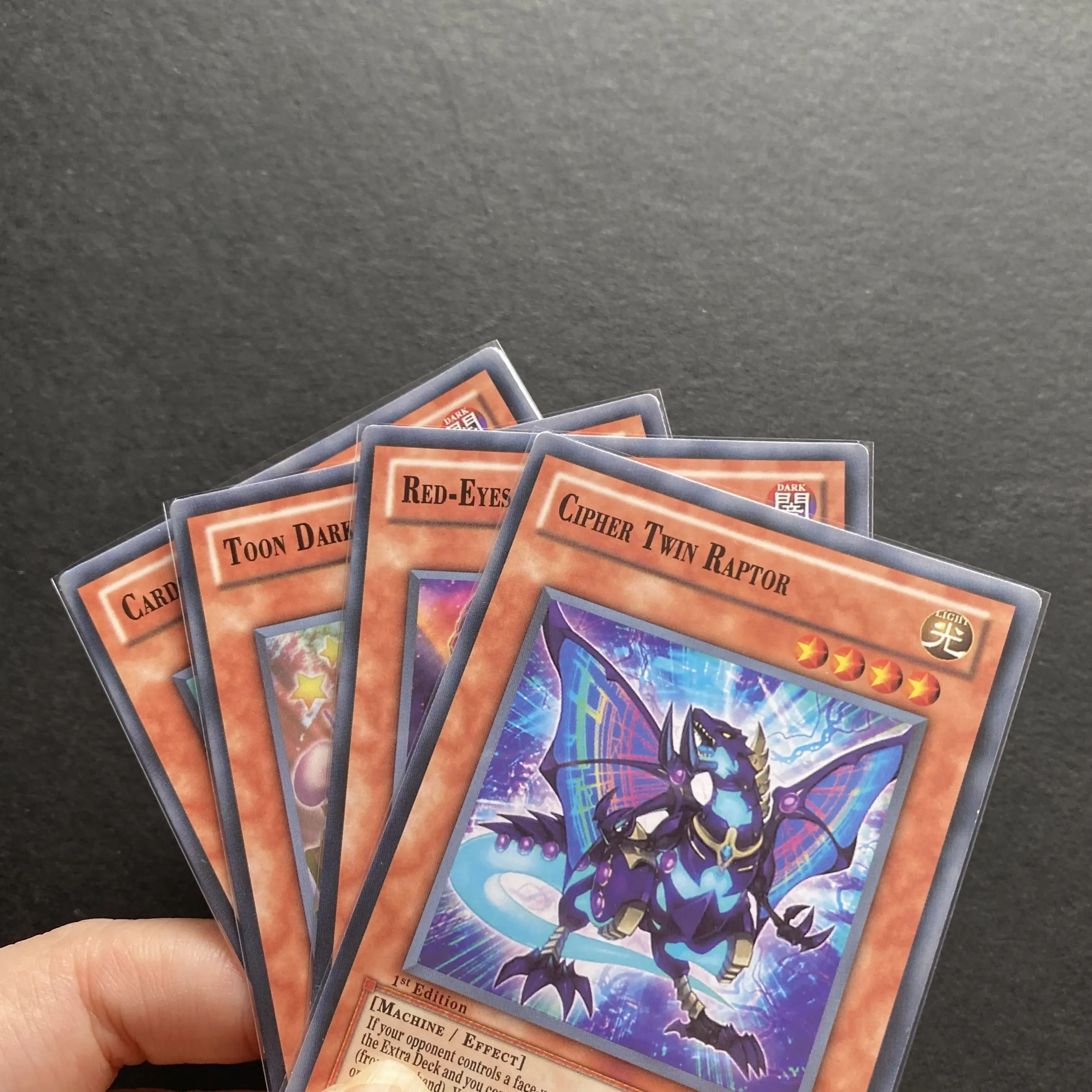 yugioh card size height and width Blue-Eyes White Dragon Yu-Gi-Oh! Ultra Rare 1st Edition Porteugese DIK-P001  #1
