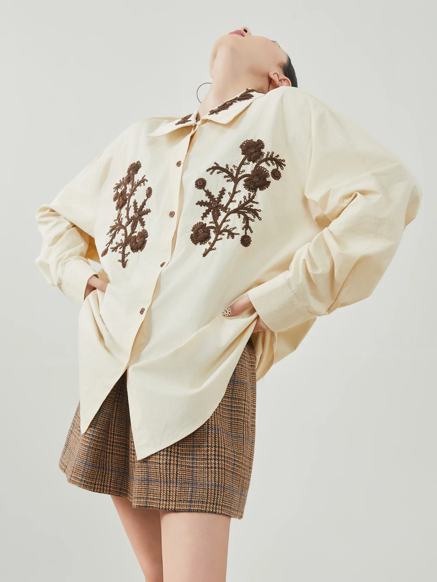 

Женская свободная куртка-жакет в корейском стиле с вышивкой, бисером и жемчужными пуговицами, с длинными рукавами