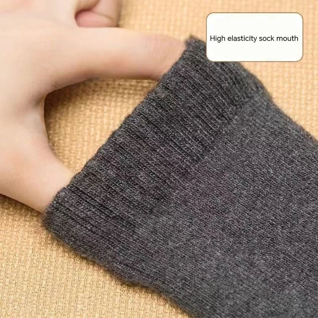 Kaus kaki wol tebal di musim dingin, kaus kaki hangat di musim gugur dan musim dingin, kaus kaki tabung tengah luar ruangan dewasa yang lembut dan nyaman