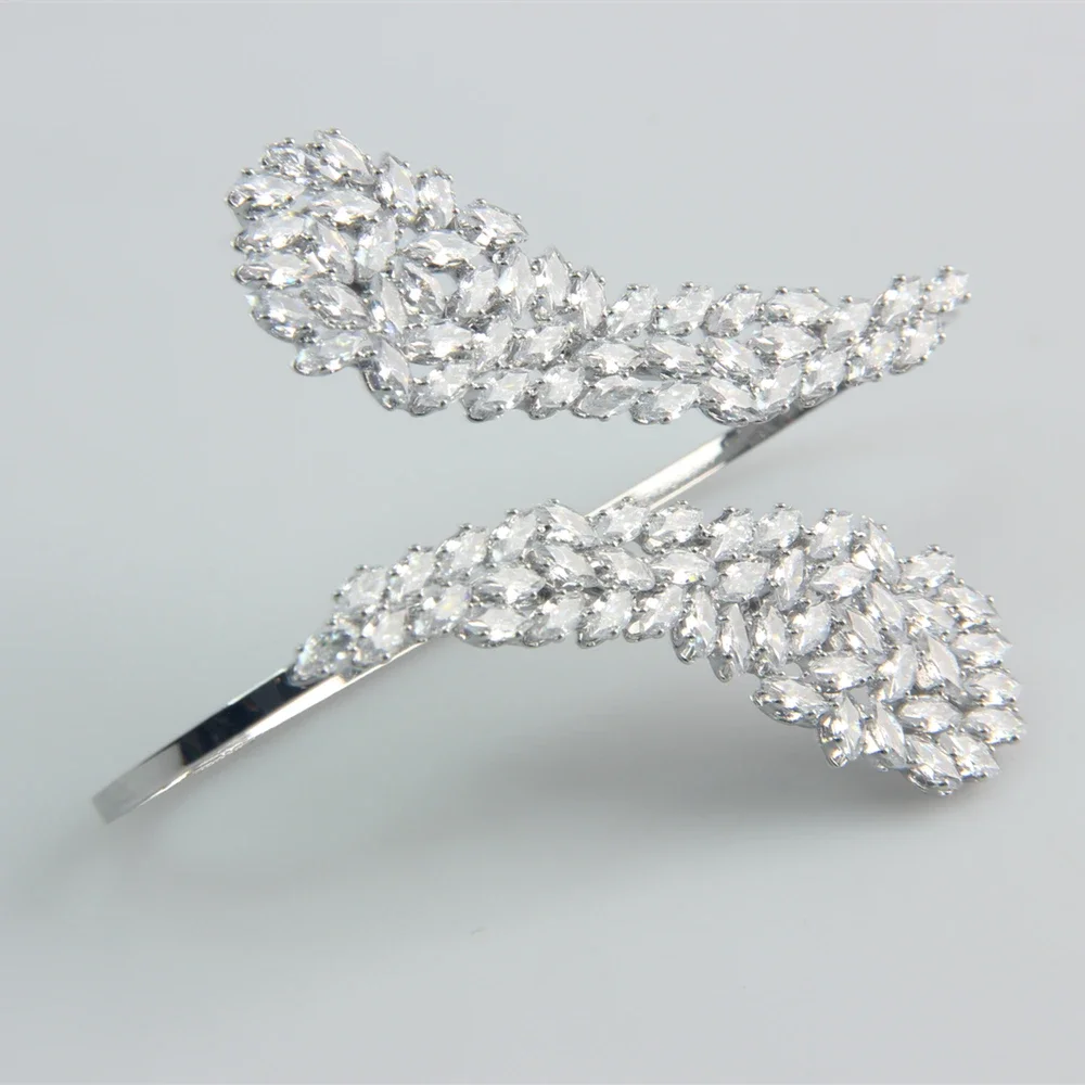 New Fashion Round Geometric Design Hand Cuff Palm Bangle for Women Open Adjustable CZ Zirconia Bracelets Bridal Wedding Jewelry