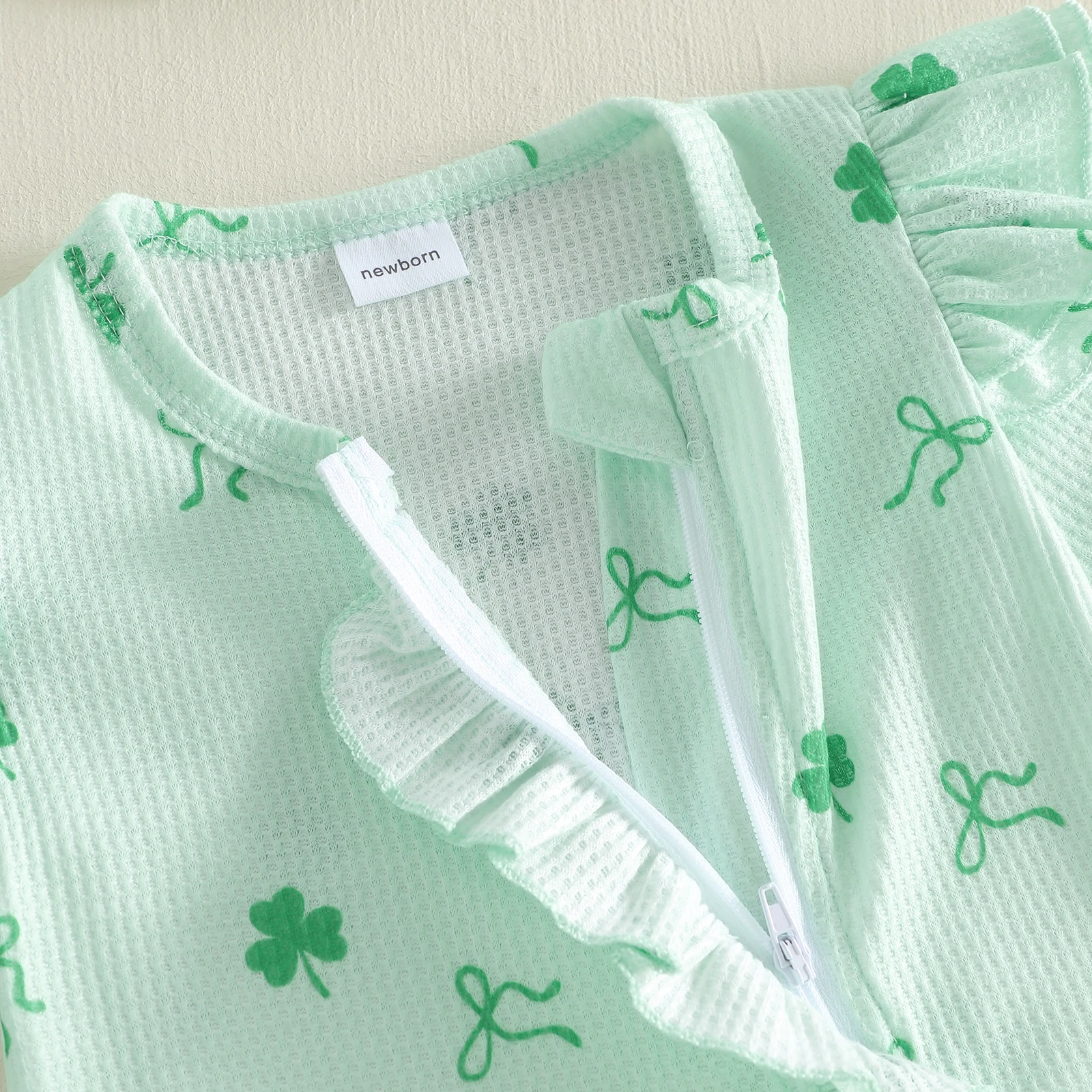 

Комбинезоны для девочек в ирландском стиле с бантом и принтом клевера, с круглым вырезом, длинными рукавами, для младенцев, с повязкой на голову