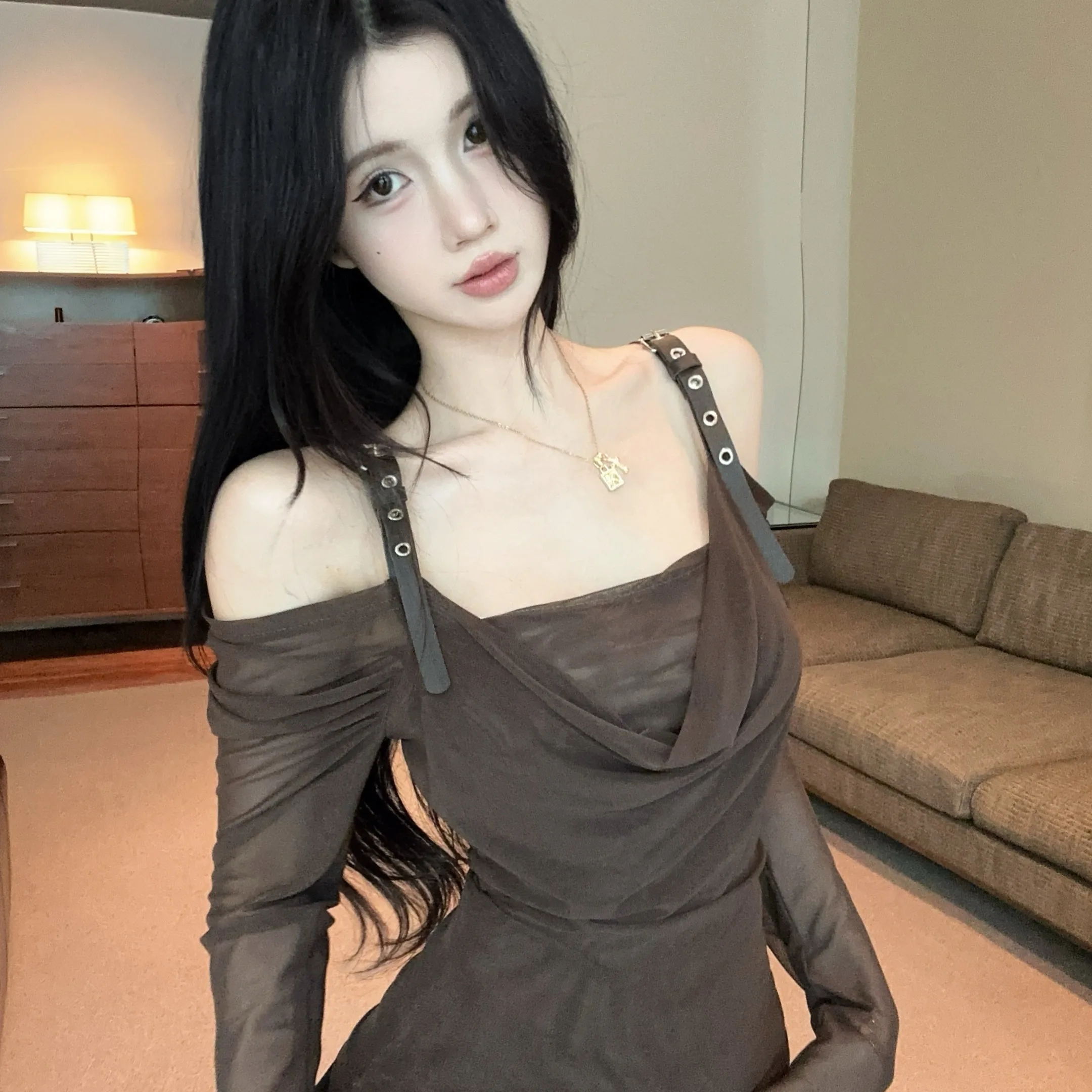 

Slim Fit Leather Top with Halter Neck Design And Shoulder Straps for Women Spring 2026 Fashionable Breathable Long Sleeve Shirt