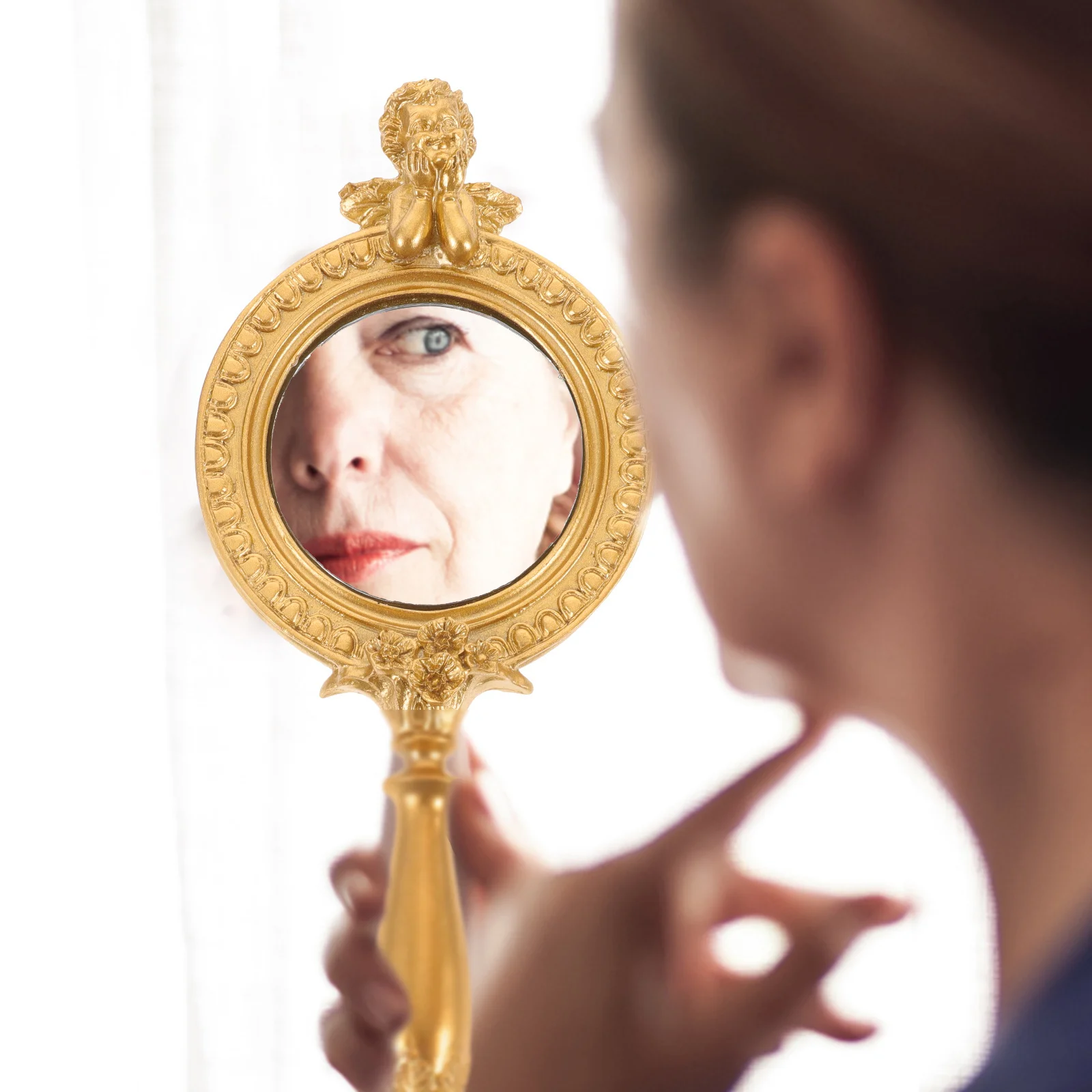 กระจกพกพาสำหรับเดินทาง ด้ามจับทำจากเรซิ่น กระจกพกพาสำหรับผู้หญิง น้ำหนักเบา ดีไซน์กะทัดรัด กระจกมือขนาดเล็กใช้งานได้จริง