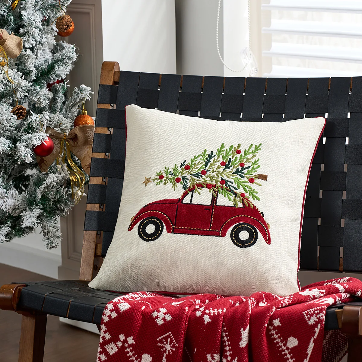 Christmas Letter Pillow Cover Gold Letter Embroidery Holly Jolly Snowflake New Yew Soft Home Decoration Cushion Cover 45x45cm