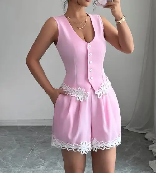 

Women's Two-Piece Set Spring Summer 2025 Elegant Temperament Button Vest Solid Color Shorts Set Fashionable Casual Retro Suit