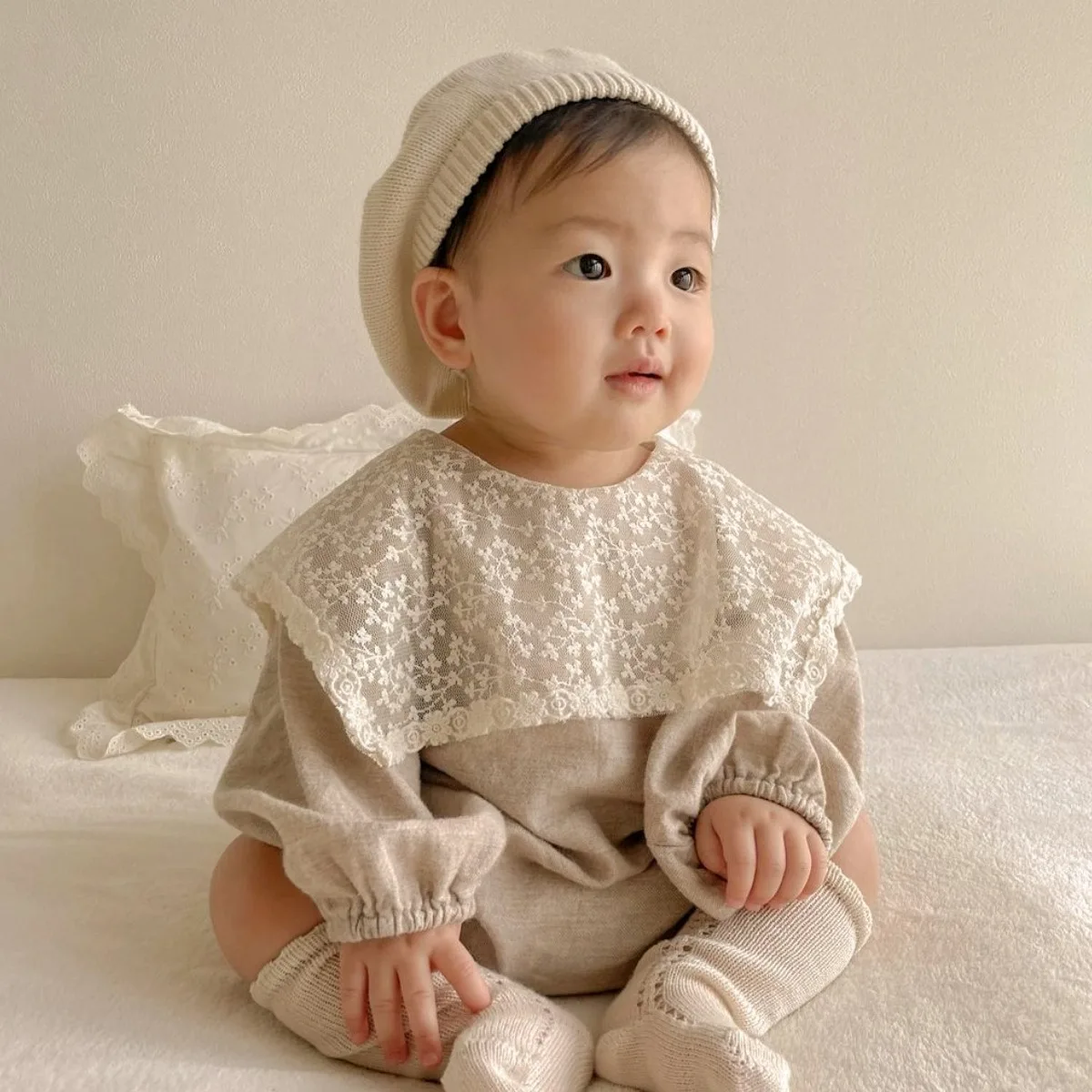 

2025 Autumn New Baby Girl Long Sleeve Bodysuit Newborn Toddler Lace Large Lapel Jumpsuit Cotton Infant Casual Clothes 0-24M