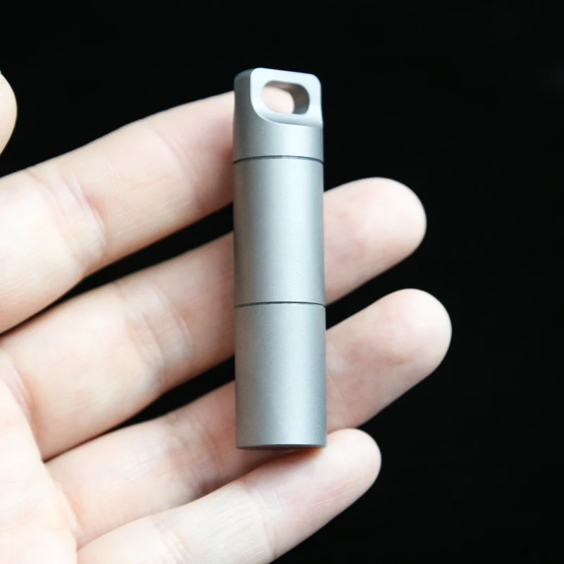 Titan Legierung Mini Versiegelte Pille Lagerung Flasche, Outdoor Camping Erste Hilfe Anhänger Schlüsselbund Tragbare Pille Fall – Detail 1