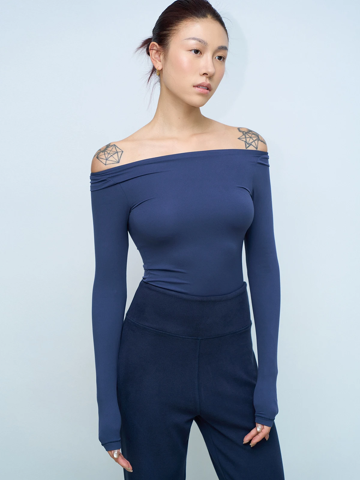 

AOLOL Thiened Version Skim Long Sve One oulder High Elastic Slim Fit Base Layer Top Футболка для женщин Простая футболка для поездок на работу...