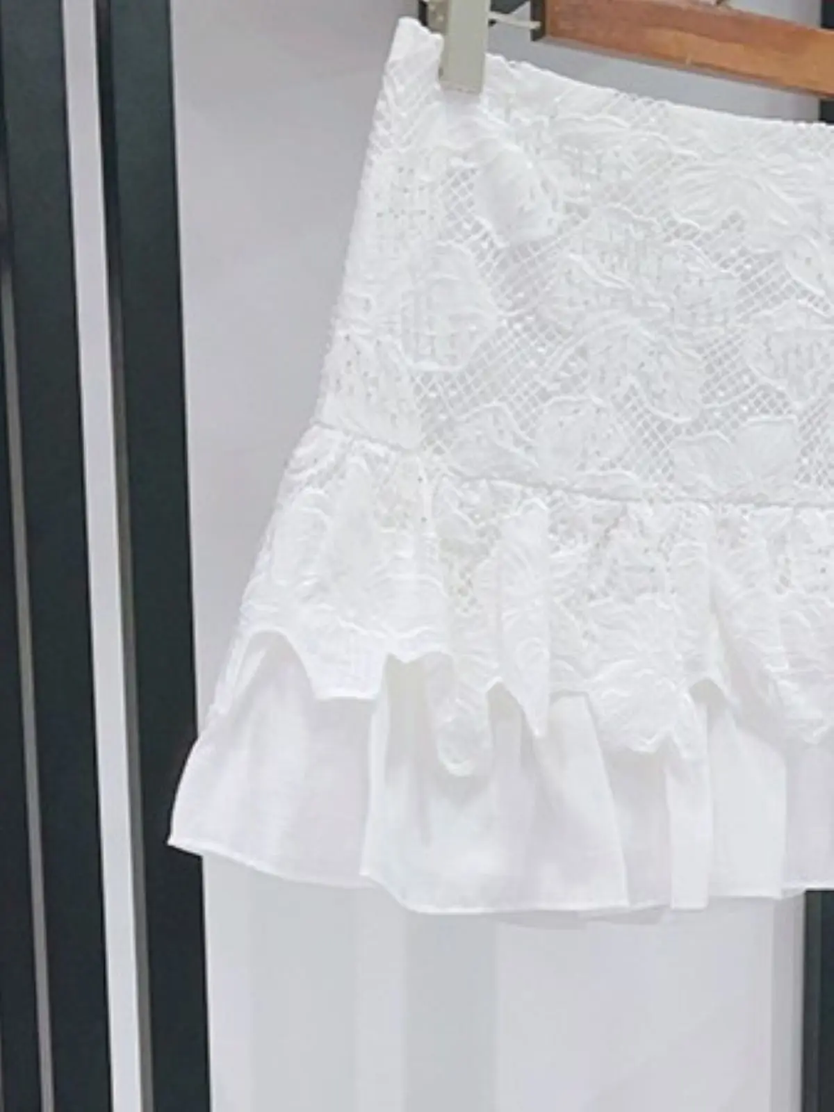 

Spring/Summer Women V-Neck Hollow Lace Floral Ruffled Solid Set Sleeveless Top + High Waist A-line Elegant Fashion Mini Skirt