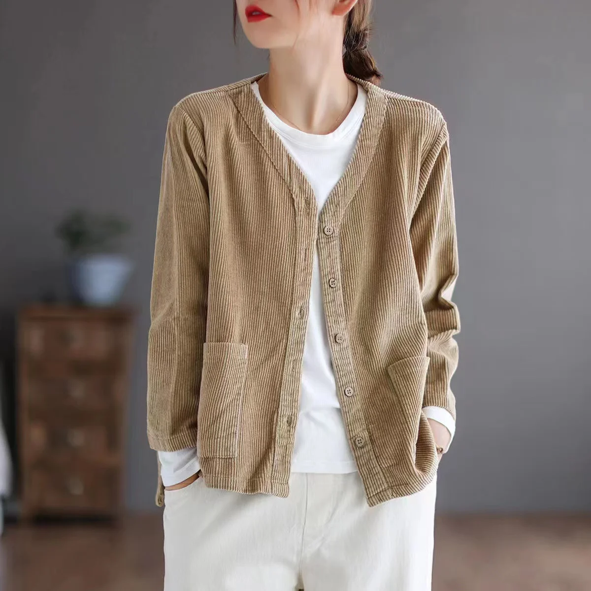 Single Corduroy Workwear Jacket Short Casual Coat Spring Autumn New Style Slim V-neck Ribbed Top Cotton Blend Loose Fit