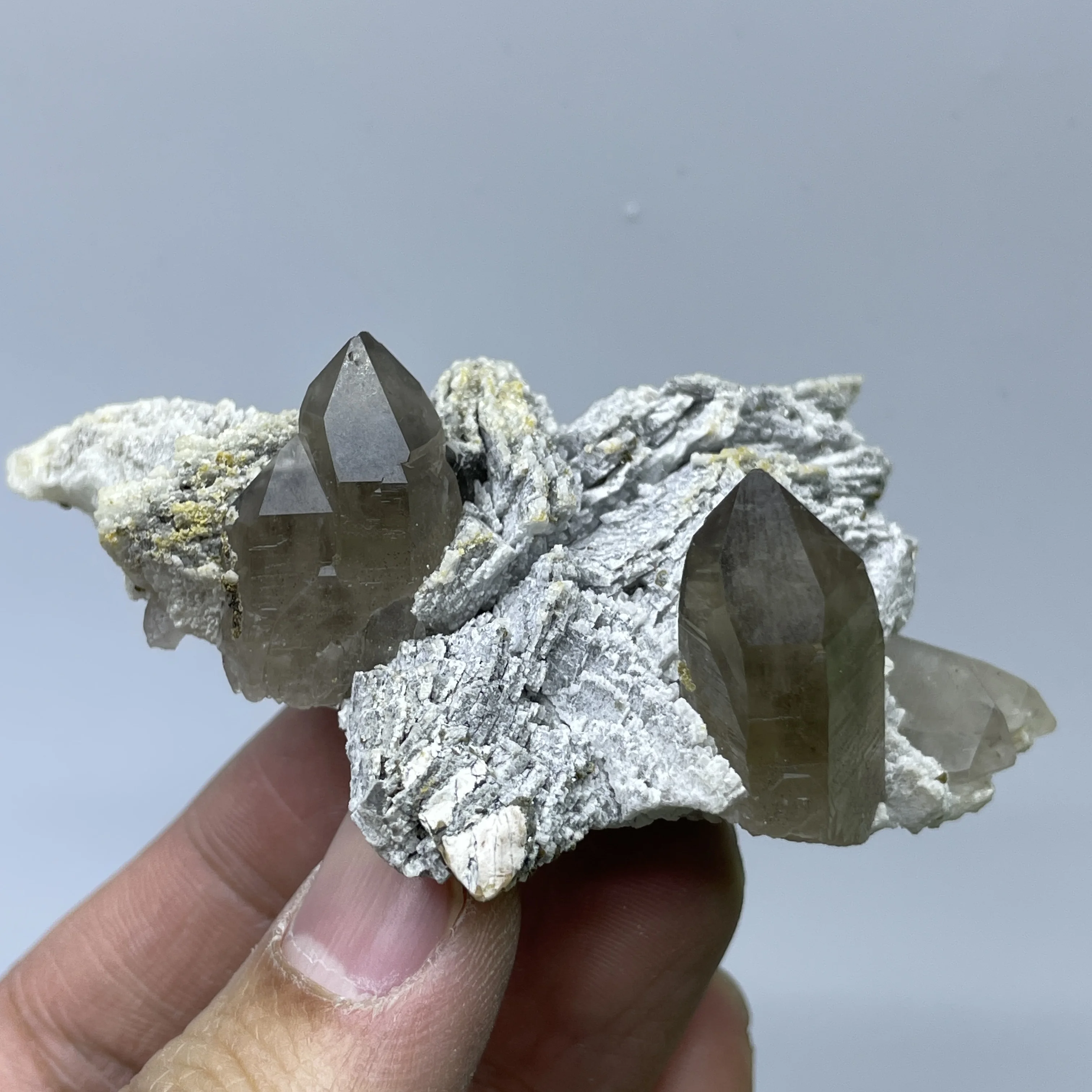 Natural Stone Smoky Quartz With Feldspar Crystal Cluster Mineral Specimen Raw Rock Home Decoration Rough Healing Gift