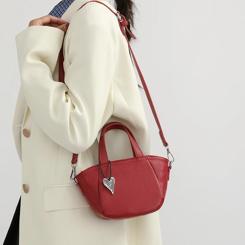 

Elegant Solid Color Commuter Bag Luxury Shopper Large Capacity Leather Diaper Bags For Women's Designer Handbag Collection