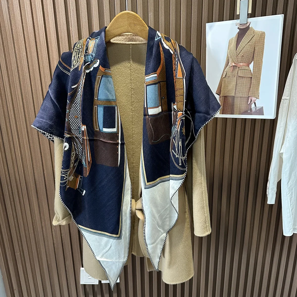 30% Silk+70% Wool Triangular Scarf High Quality and Fashionable Double Sided Printing Autumn and Winter Shawl