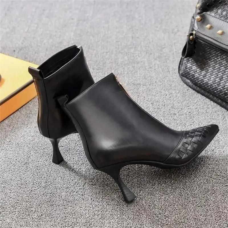 

2024 Autumn and Winter New Korean Version of Women's Boots Front Zipper Tube Pointed Stiletto Heels Fashion Women's Shoes