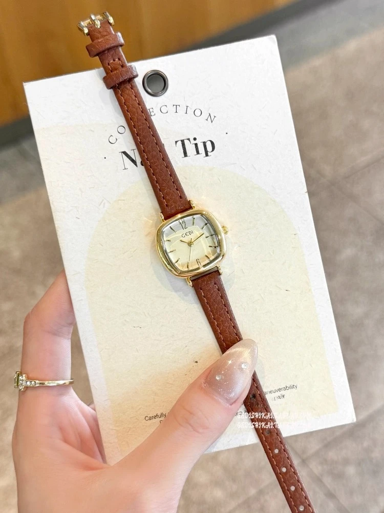 Luxury Women's Quartz Watch Gold Delicate Digital Clock Fashion Leather Vintage Women's Watch