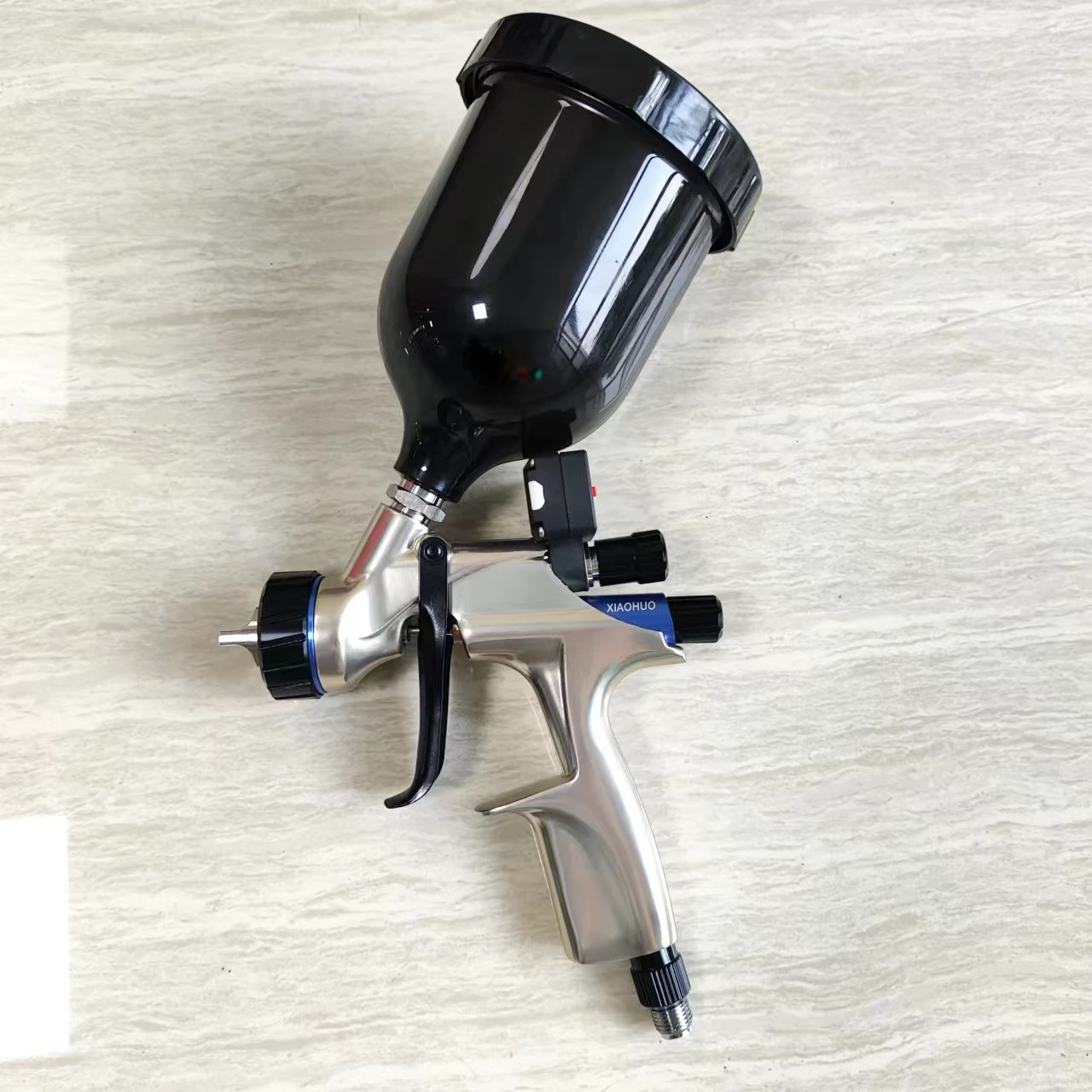 Transparent varnish, 1.3mm nozzle, 600ml container, digital gauge design, glossy waterproof, suitable for cars and woodwork
