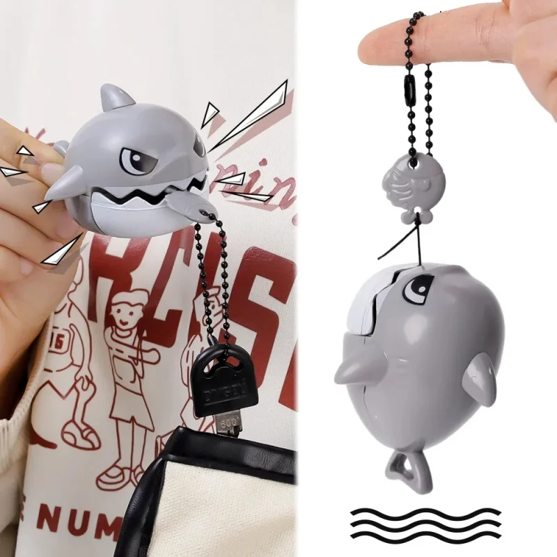 Porte-clés requin grignotant, gros poisson, ligne de côtes de poisson, requin grignotant, dessin animé amusant, pendentif petit cadeau