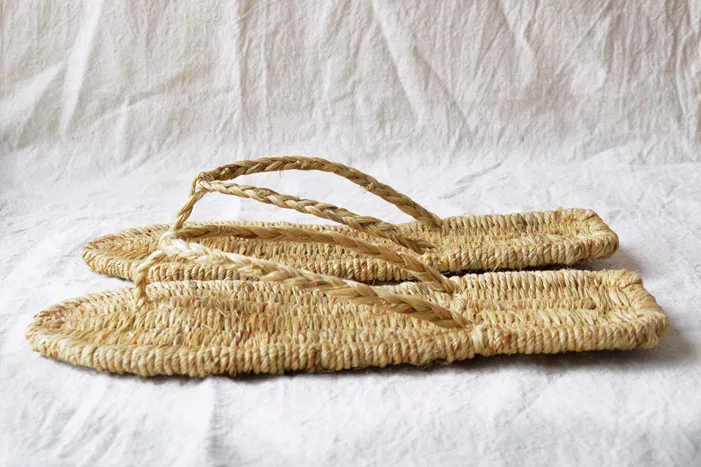 Straw Sandals for Men and Women Drift Beach Sandals Japanese Anime Cos Perform Hand-Woven Retro Shoes Male Summer Big Size 45