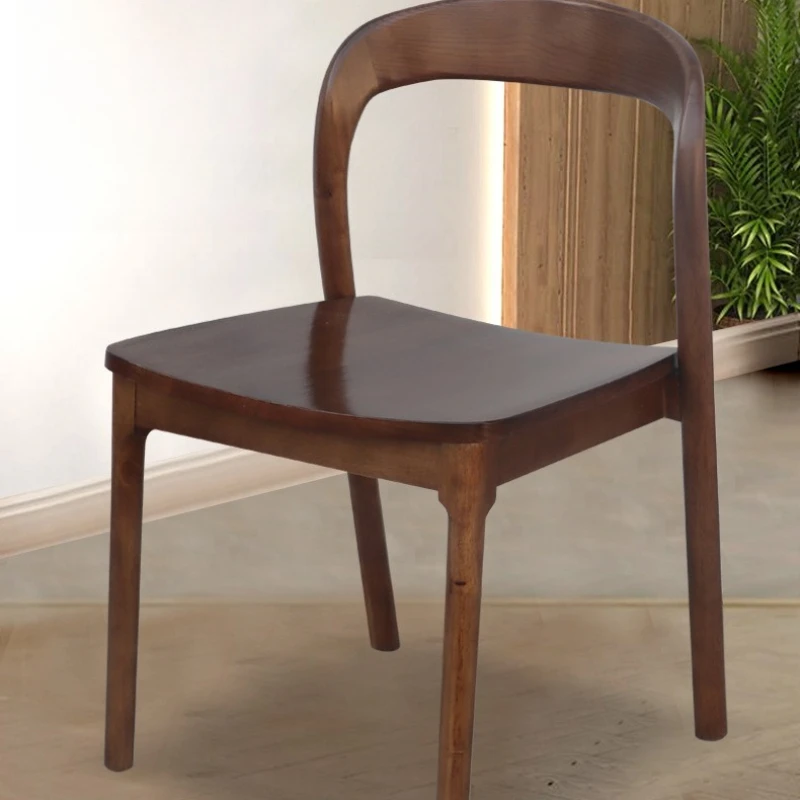 Nordischer minimalistischer Esszimmerstuhl aus massivem Holz im Prinzenstil, natürlicher Holzsitz, moderner Beistellstuhl für das Café zu Hause