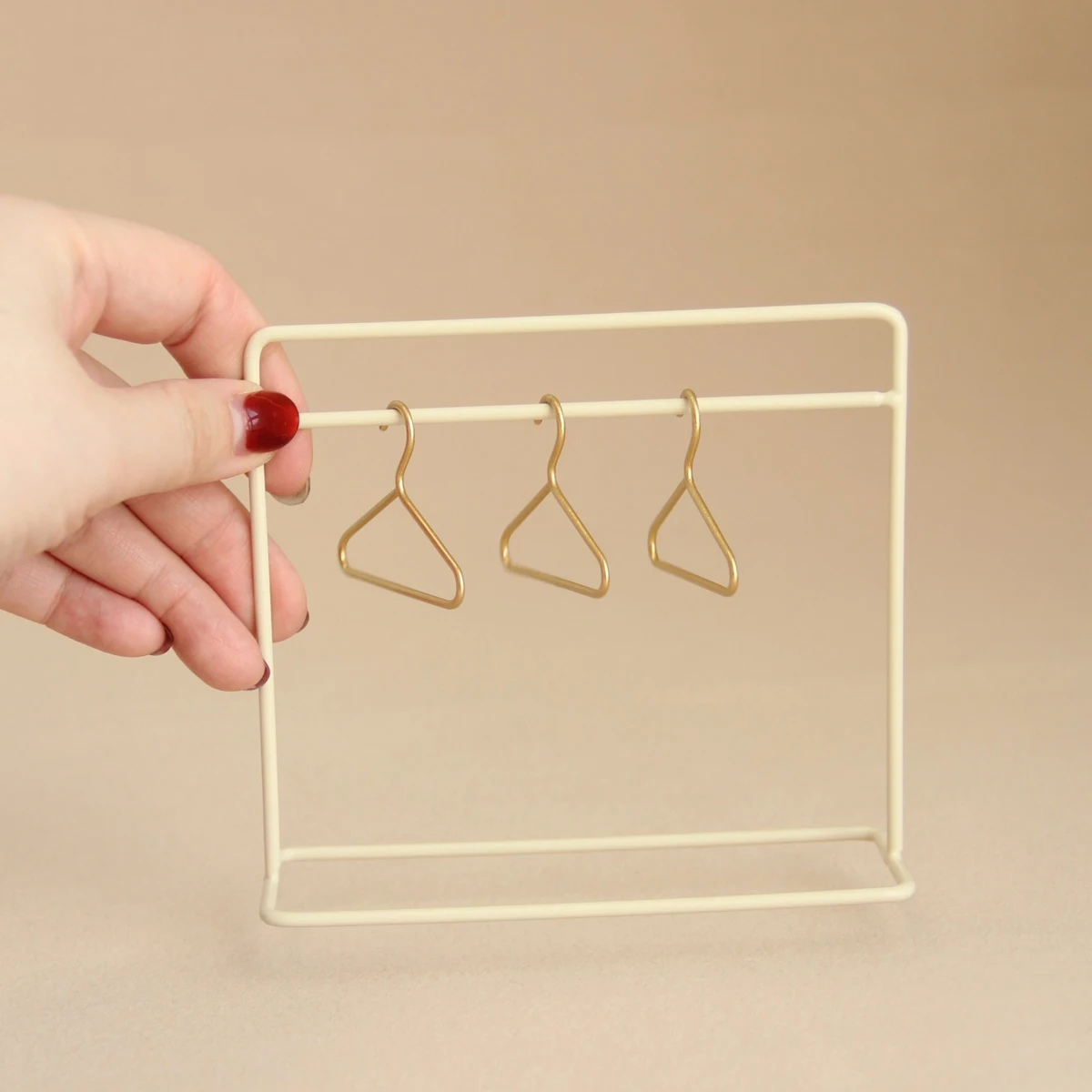 Miniature Furniture 1:12 Scale Wrought Iron Floor-Standing Clothes Rack (Includes 3 Small Hangers) Available in 2 Colors, Suitable for Mini House Decoration