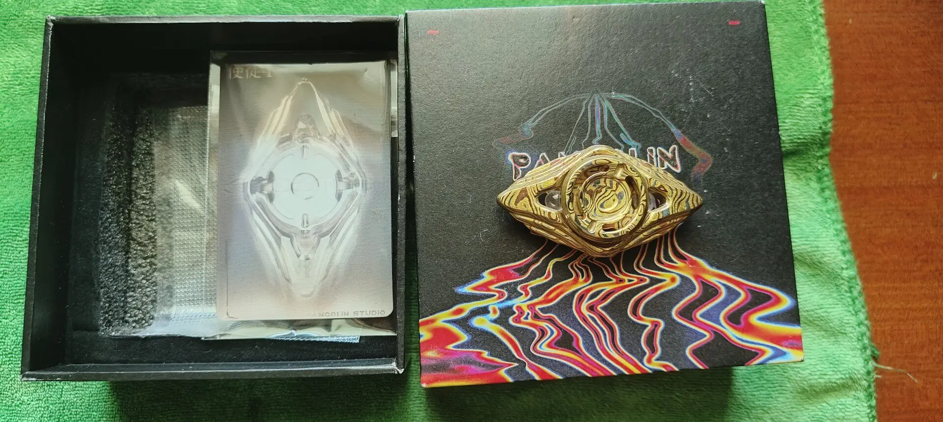 Used EDC Pangolin EDC Apostle Two Leaf Gyro Bronze Horse Material EDC Decompression Toy