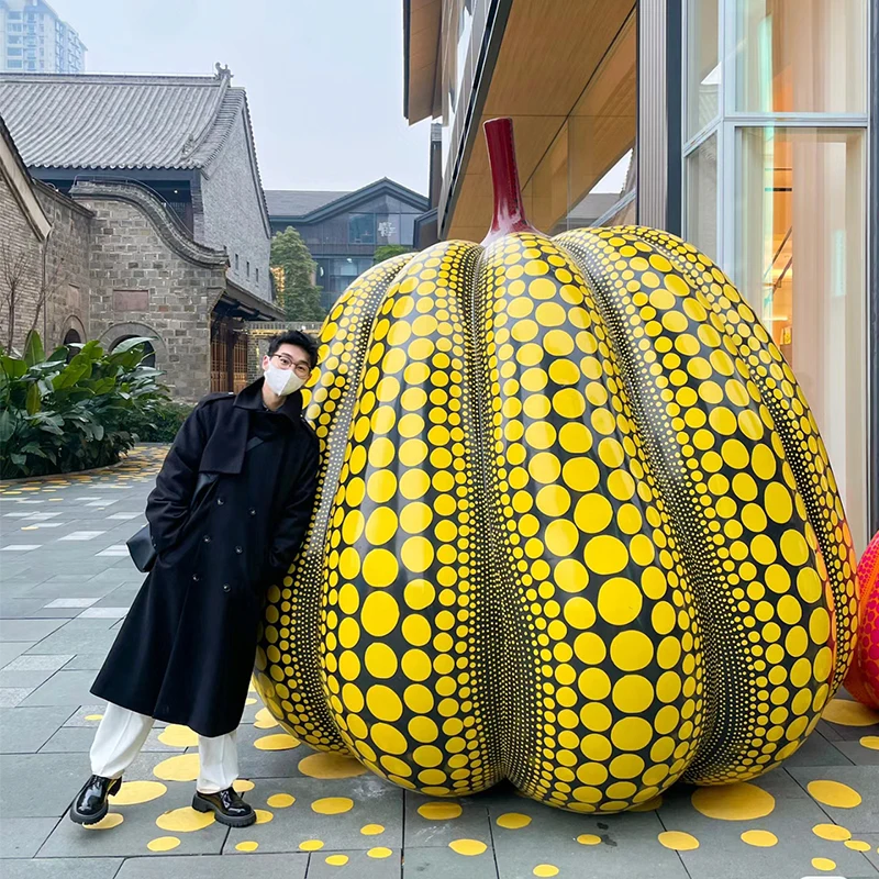 Kusama Yayoi polka dot dynia rzeźba zdjęcie punkt odprawy ornament dekoracyjny