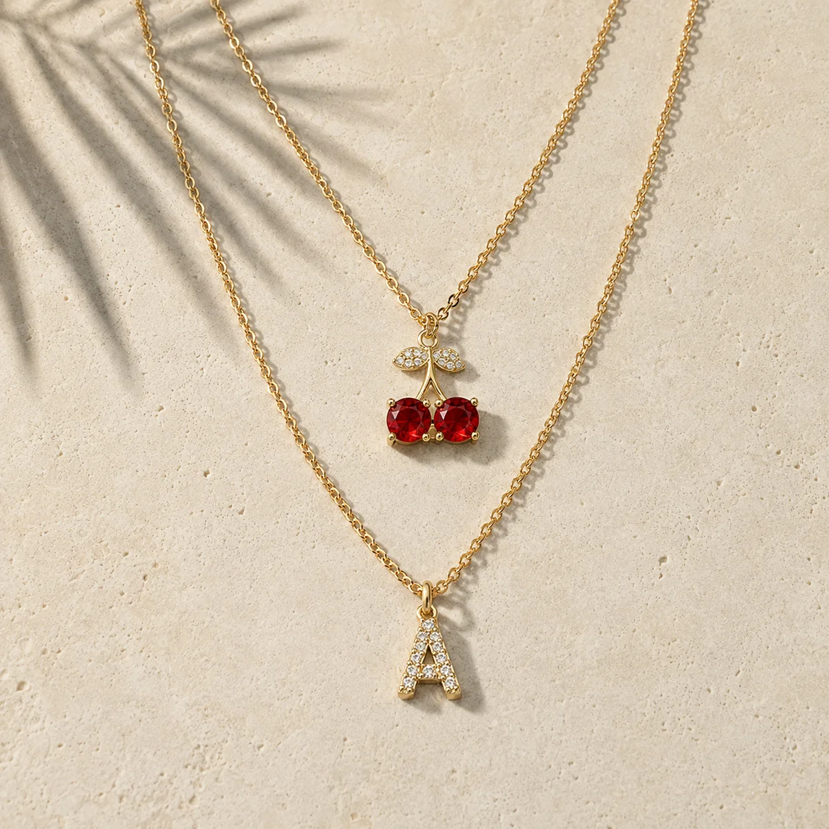 Vergoldeter Personalisierter Initialen-Anhänger Kirsch-Halskette für Damen und Herren mit Kubischem Zirkonia, Geburtstagsgeschenk-Schmuck – Detail 1