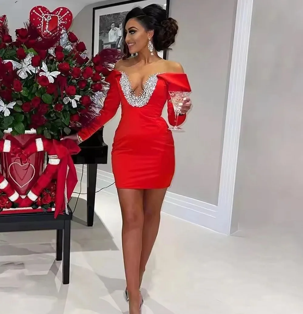 

Sexy Sheath Red Short Prom Homecoming Dress Crystal Illusion Tulle O Neck Party Graduation Cocktail Birthday Christmas Dresses