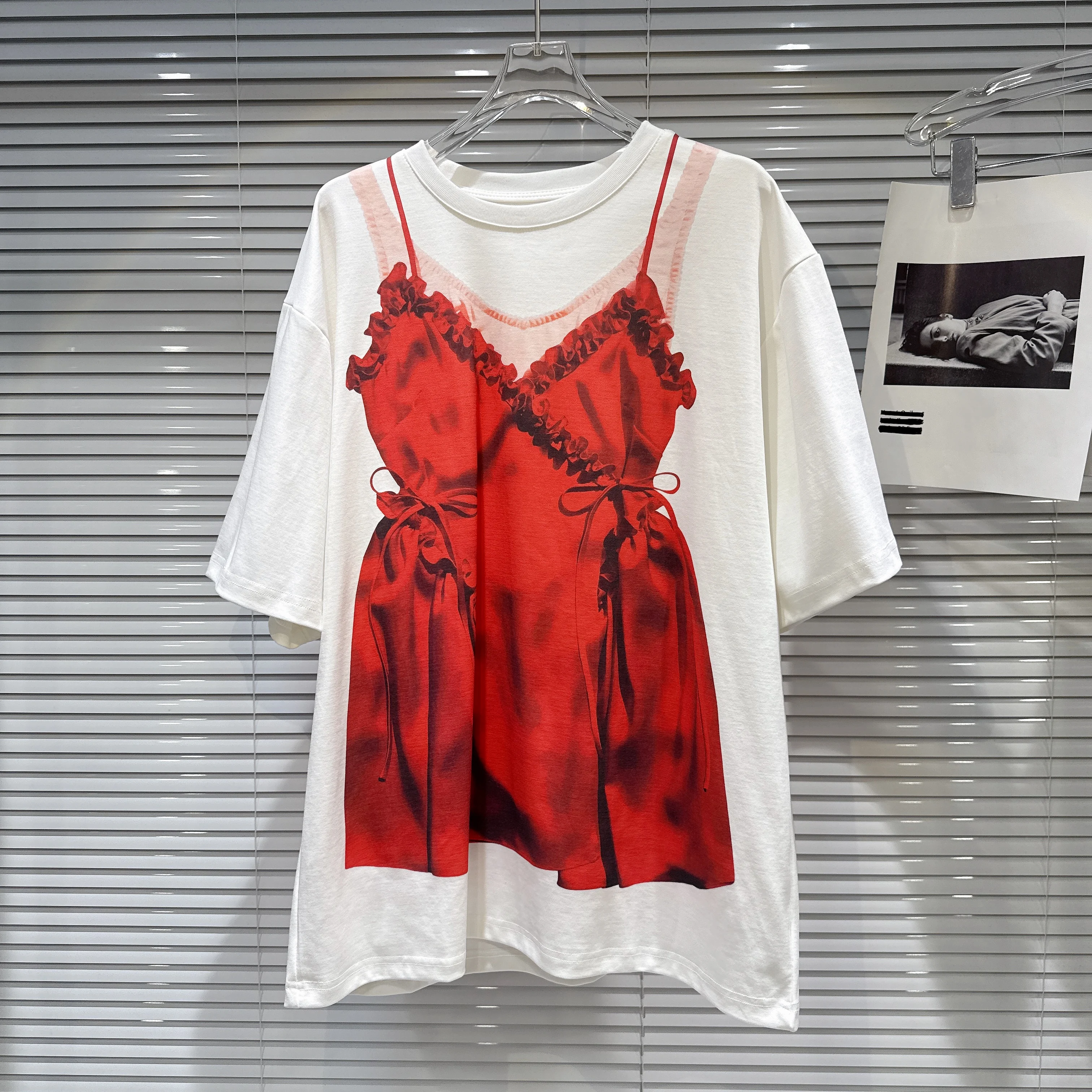 

Модное платье-футболка свободного покроя с короткими рукавами и рисунком из мультфильма 2023 года для девочек