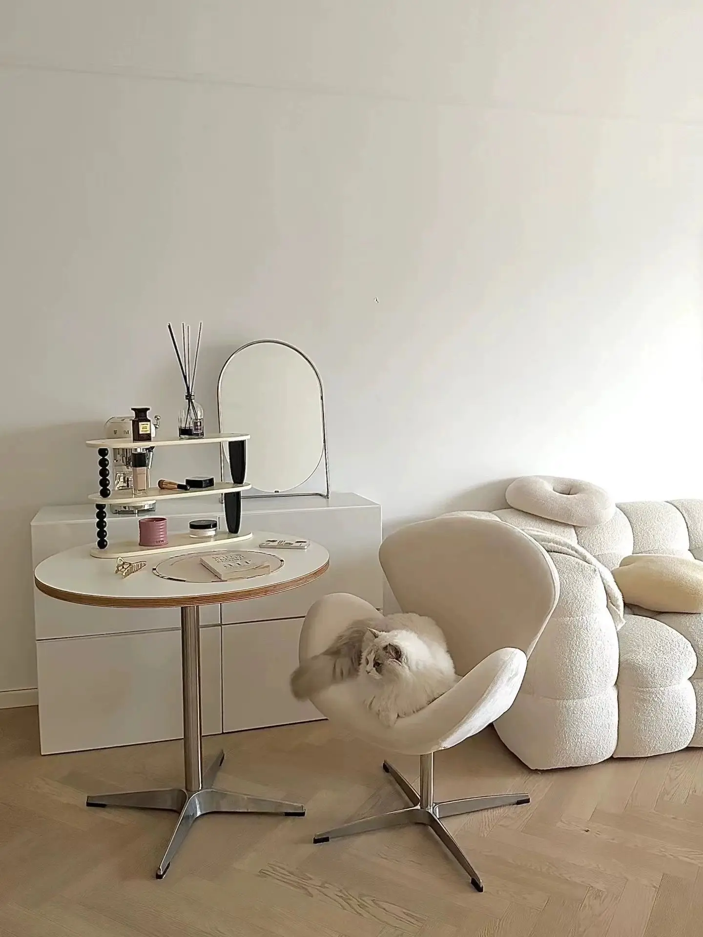 Wrap Swan Chair Leisure Chair Small Sofa Home Furniture Comfortable Living Room Chair Minimalist Lifting Office Chair Makeup Sto