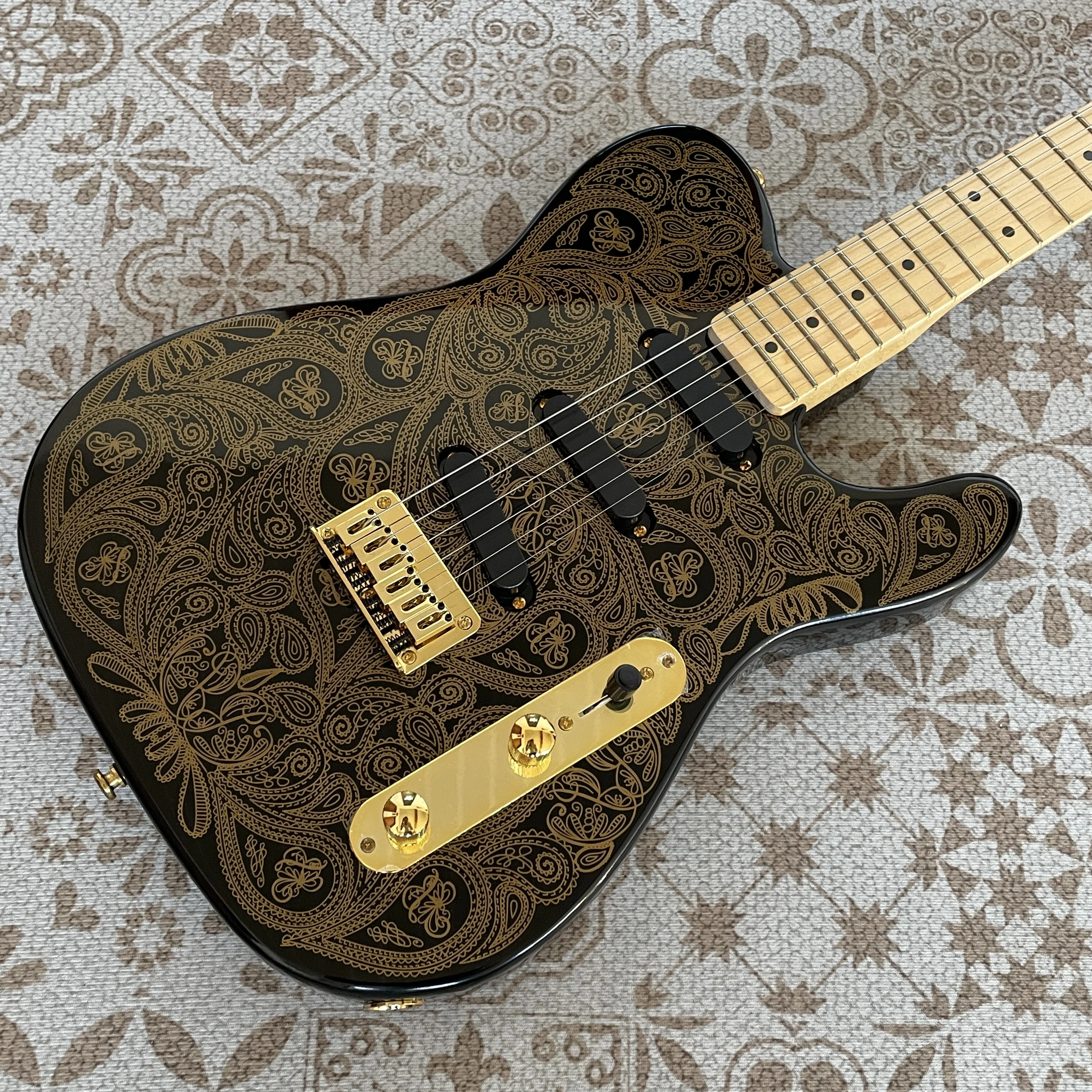 High-quality 6-string Electric Guitar, Gold Print, Maple Neck, S-S-S Pickups, 21 Frets, Gold Hardware, In Stock, F