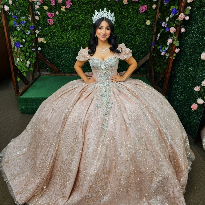 

Rose Gold Shiny Quinceanera Dresses Ball Gown Off The Shoulder Sequin Applique Lace Beads Bow Tull Party Birthday Sweet 16 Dress