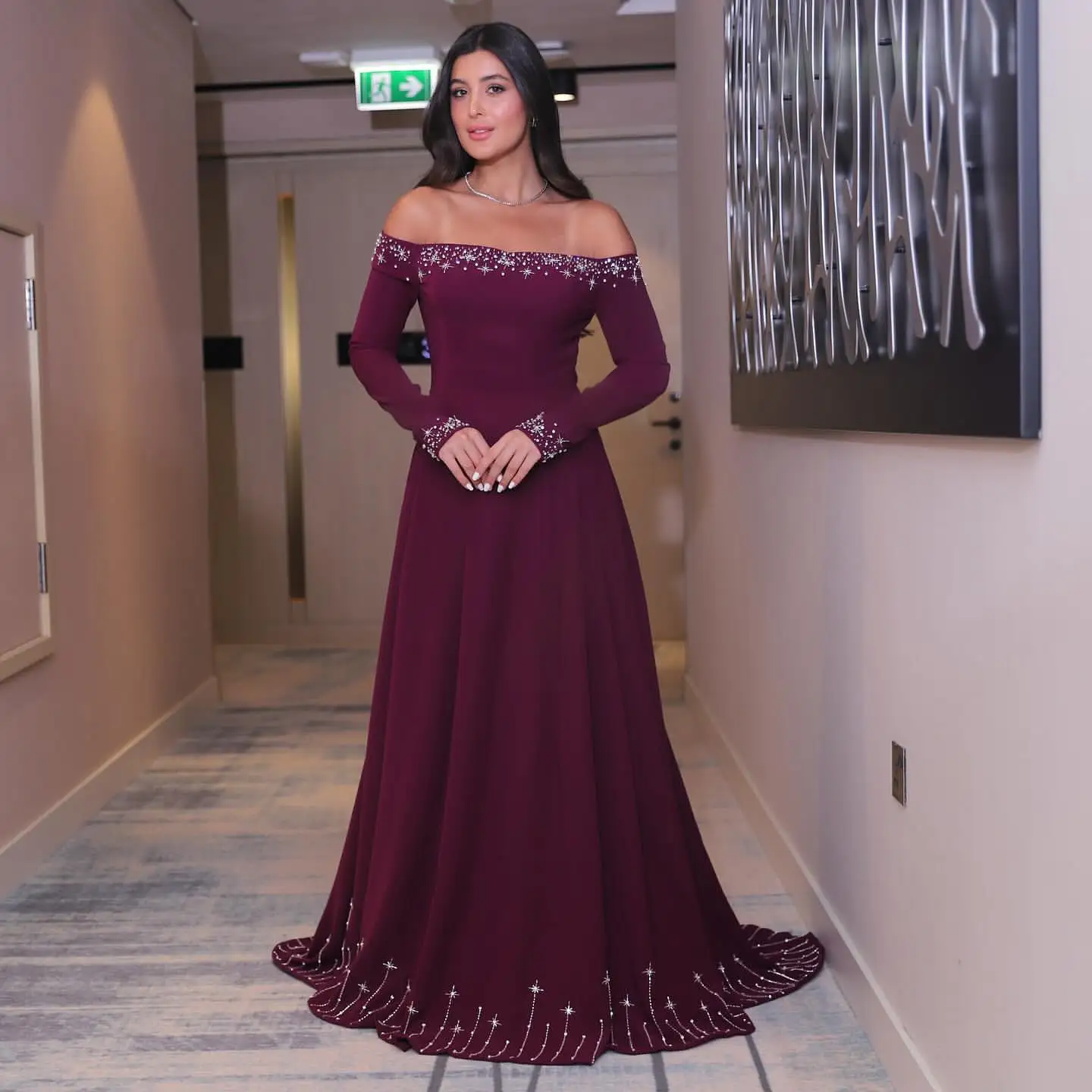 

Gowns Customized Elegant Evening Dresses Trumpet Strapless Satin Rhinestone Beads Prom Floor length Party Off-the-shoulder