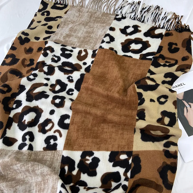 Imitation cashmere double-sided printed scarf, women's autumn and winter color blocked leopard print warm shawl, tassel scarf