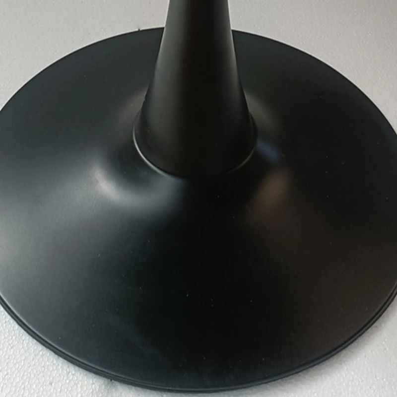 طاولات مقهى الترفيه الحديثة غرفة المعيشة الجانب فناء طاولات مقهى مستديرة متجر الأثاث المعدني Der Tisch MH40ZZ