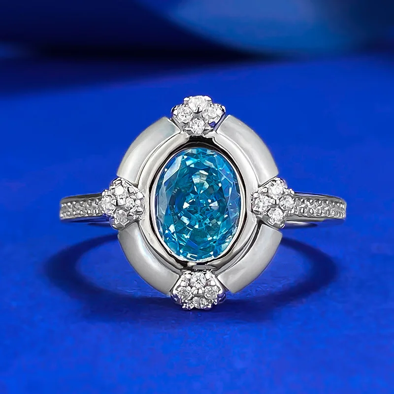 

Кольцо женское из серебра 925 пробы, 6 х8 мм