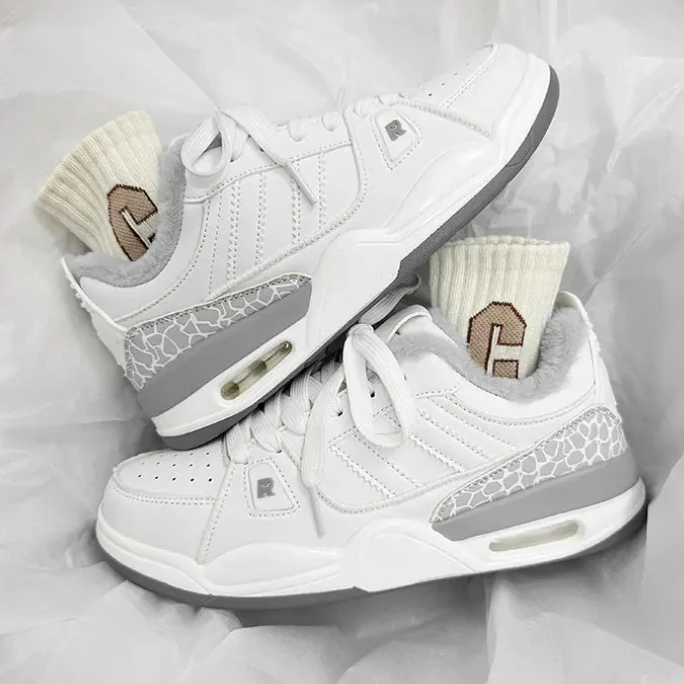 Men's Casual Shoes 2026 New Spring Air-Cushioned White Thick-Heeled Height-Increasing Sneakers Rubber Outsole  men shoes