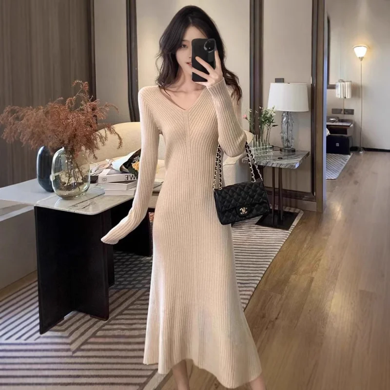 Vestido de malha feminino, outono e inverno, novo estilo suave, suéter de camada de base elegante, vestido bodycon