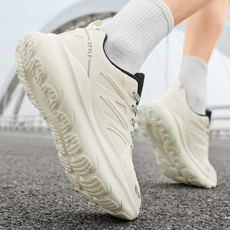 

Новые весенне-летние мужские повседневные спортивные кроссовки для бега на открытом воздухе с дышащей мягкой подошвой и цветными блоками на мягкой подошве