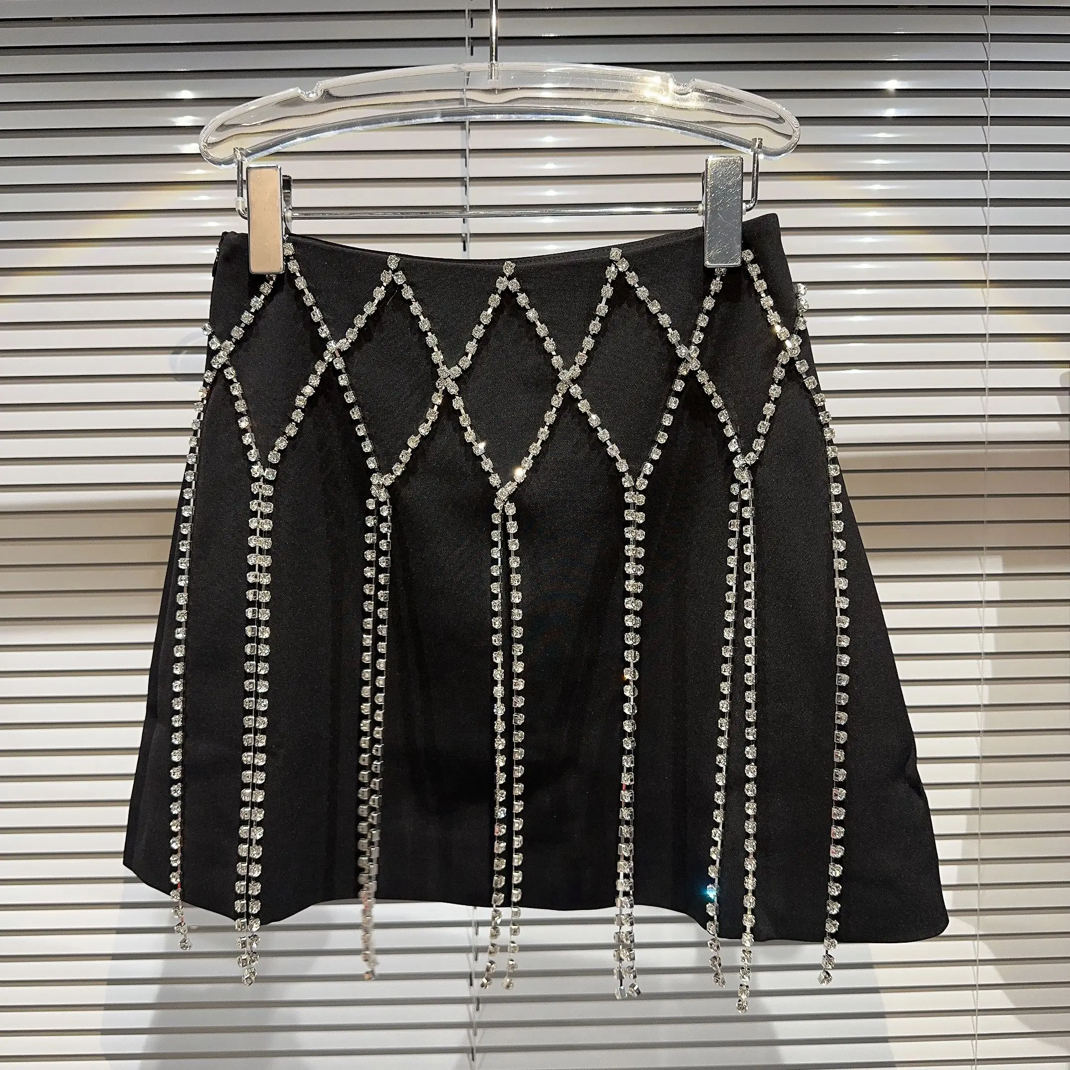 Fashion 2024 Summer New Skirts Hot Girl Socialite Diamond Mini Skirt Rhinestone Chain Short Skirt Solid Color A- Line Skirts