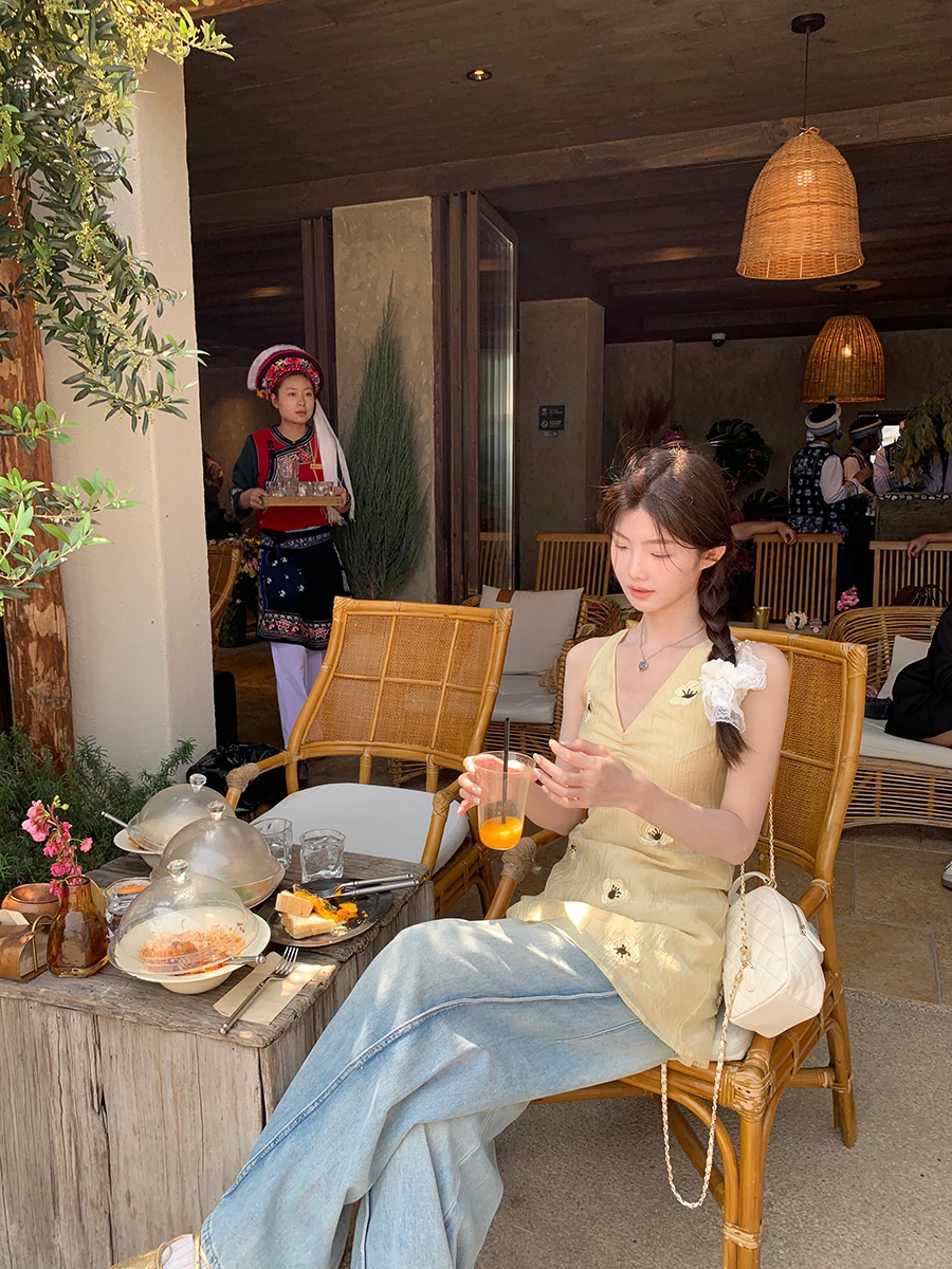 فستان صيفي جديد أصفر بدون أكتاف وياقة على شكل V للنساء، فستان بخصر مرتفع وتصميم A-line، أنيق وبسيط للعمل، فستان G عصري #1