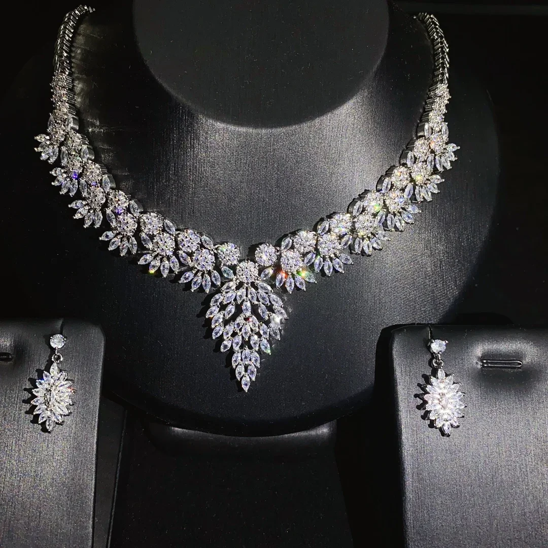 

Wedding Bride Jewelry Set Necklace Earrings Shiny Zircon White Flower Plant Leaf Necklace Banquet Party Female Gift