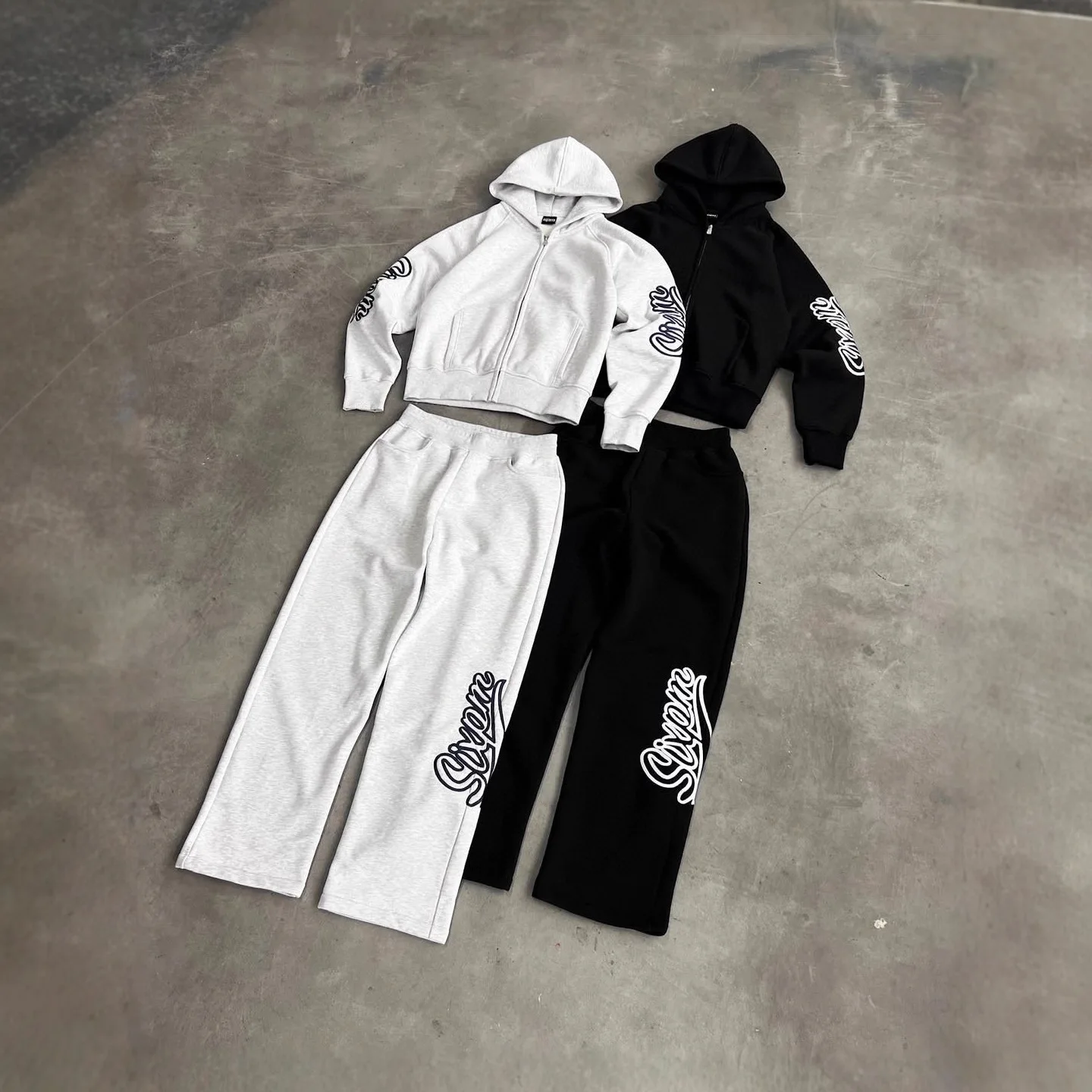 سترة بقلنسوة رياضية مرقعة بشعار Sixpm مطرزة بسحاب على الطراز الأمريكي كاجوال بأكمام طويلة من القطن للشباب