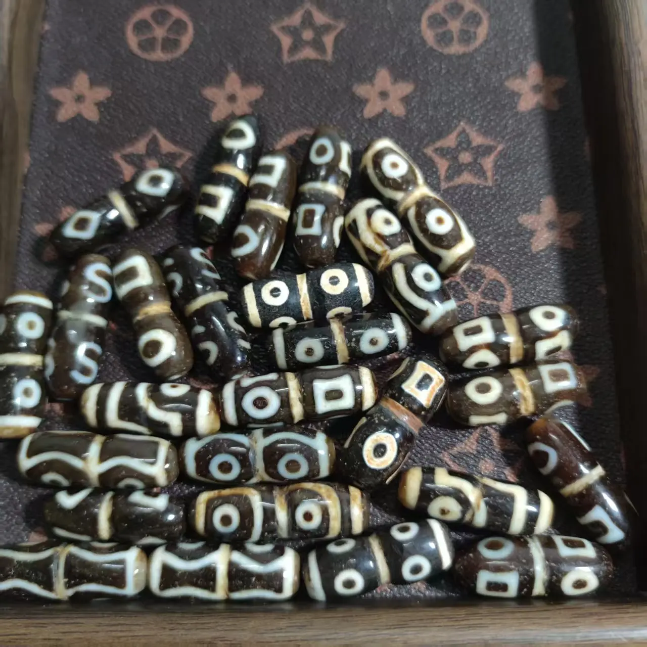 27pcs/lot Short Lotus Root Nodes Peanut Patterns Different Totems dzi beads for DIY Pendant Jewelry making