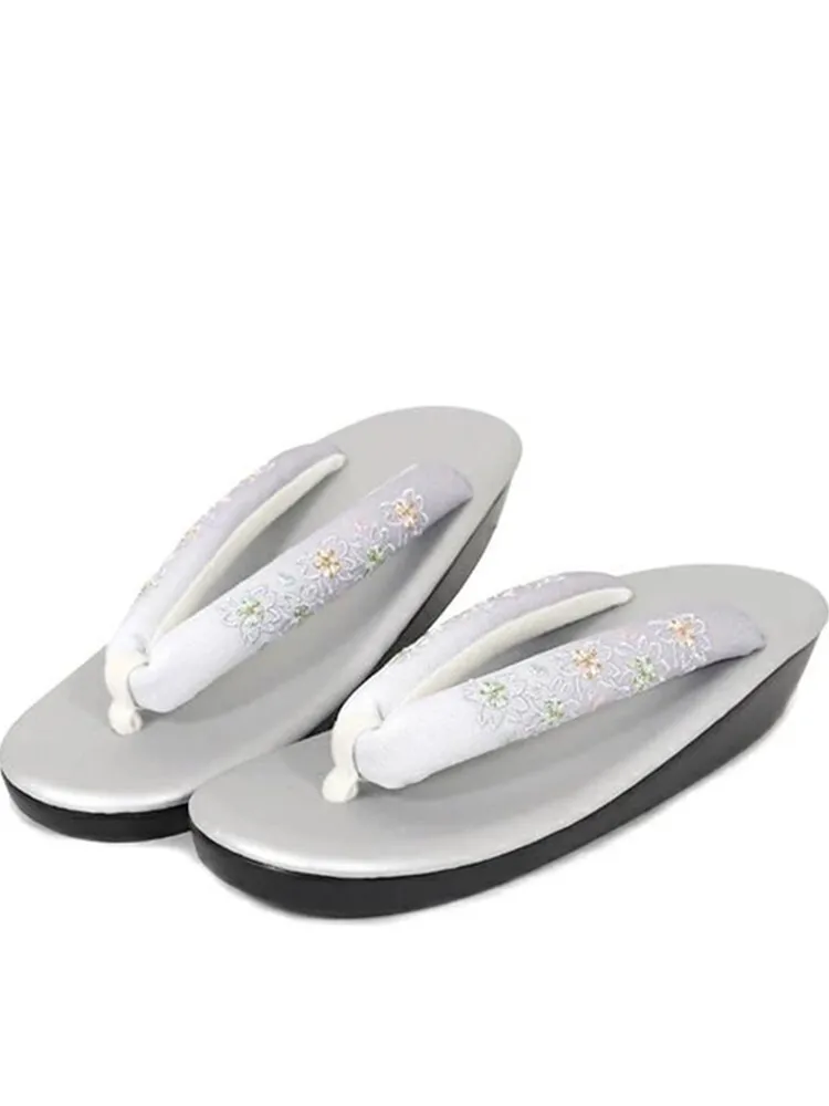 Japanese Style Flip-Flops with Large Sizes, Japanese Style Soft-Sided Lightweight Wooden Clogs, Gradient Kimono Style