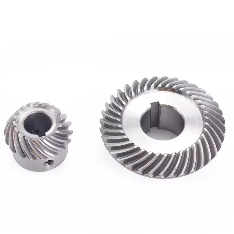 Części frezarki radialnej z wieżyczką: Przekładnie stożkowe podnoszące C77+96 (duże i małe spiralne) — 2