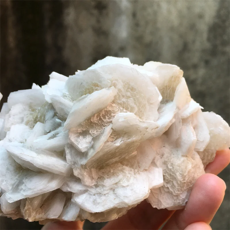 371g Natural Rose Flake Petal Calcite (Fluorescence ) Mineral Specimen Healing Energy Crystal Stone Home Decor Collection