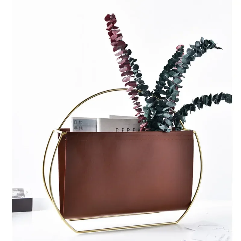 Nordic Modern Metal Leather Magazine Storage in The Corner of Sofa Creative Handle Bookshelf Magazine Holder Desk Organizer