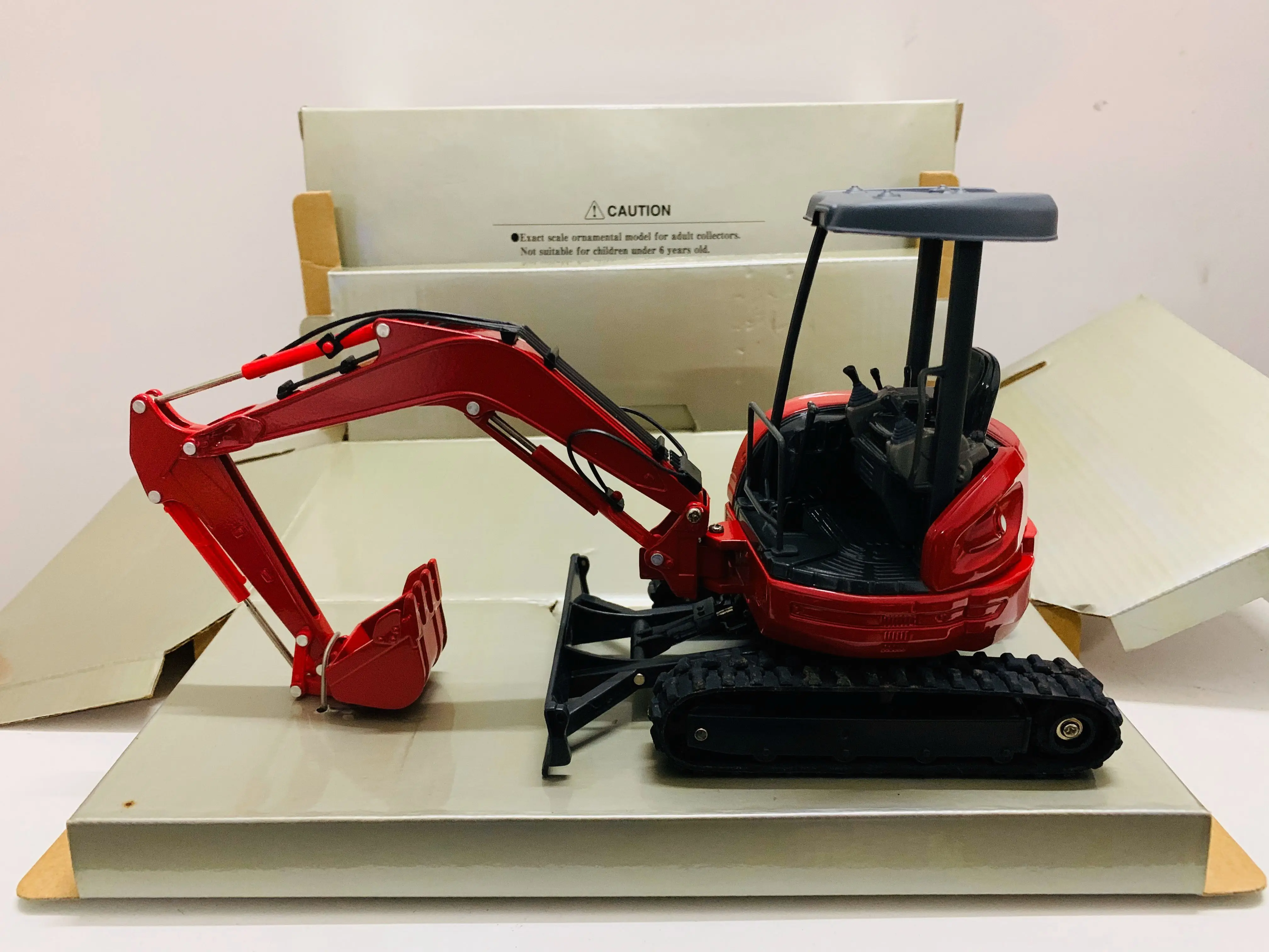 

SK35SR Excavator Red 1/21 Scale Diecast Construction Machinery