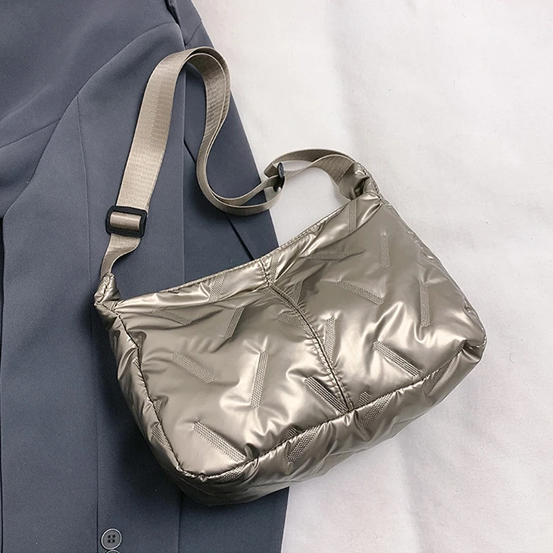 Mode Puffy Hobo Bag Daunen Tote Handtaschen Frauen Stepp Tote Tasche Große Kapazität Gepolsterte Schulter Tasche Casual Winter Pendeln Tasche – Detail 26